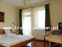 Harkany jest położone w pobliżu miasta P&eacute;cs blisko granicy z Chorwacją. Węgry. Największym skarbem Harkany jest lecznicza woda termalna na miejscowym kąpielisku. Kapielisko termalne jest