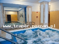 Heviz, węgierskie H&eacute;viz położone jest 6 km od zabytkowego uniwersyteckiego miasta Keszthely, p&oacute;łnocnego brzegu Balatonu, blisko granicy z Austrią. H&eacute;viz to spokojna miejscowo