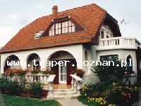 Balaton to największe jezioro w Europie Środkowej. Latem szybko się nagrzewa do temperatury 21-28&deg;C. Średnia głębokość 4 m. Południowy brzeg jest płytszy i można spacerować daleko w je
