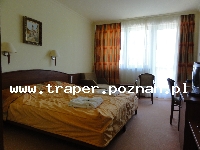 Hajduszoboszl&oacute; tutaj znajduje się największy w Europie kompleks wodny Hungarospa. Olbrzymie kąpielisko z wieloma basenami termalnymi, z falami, rekreacyjnymi, pływackimi, basenami leczniczy