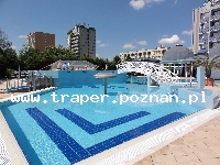 Hajduszoboszl&oacute; tutaj znajduje się największy w Europie kompleks wodny Hungarospa. Olbrzymie kąpielisko z wieloma basenami termalnymi, z falami, rekreacyjnymi, pływackimi, basenami leczniczy