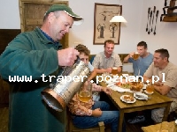 Pilzno - Plzeń to stolica piwa. To właśnie tutaj narodził się światowej sławy Pilsner Urquell. Jest to piwo, kt&oacute;re w 1842 roku uwarzył w pilzneńskim browarze bawarski piwowar Josef Gro