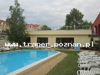 Hajduszoboszl&oacute; tutaj znajduje się największy w Europie kompleks wodny Hungarospa. Olbrzymie kąpielisko z wieloma basenami termalnymi, z falami, rekreacyjnymi, pływackimi, basenami leczniczy