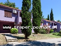 Trogir jest położony 20 km od Splitu. Chorwacja. Trogir to stare malownicze miasto śr&oacute;dziemnomorskie, położone na wyspie. Zabytkowa star&oacute;wka z katedrą św. Lovro z romańskim porta
