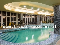Hajduszoboszl&oacute; tutaj znajduje się największy w Europie kompleks wodny Hungarospa. Olbrzymie kąpielisko z wieloma basenami termalnymi, z falami, rekreacyjnymi, pływackimi, basenami leczniczy
