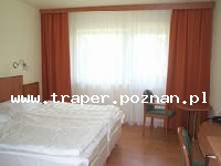 Zalakaros jest położone na południe od Balatonu blisko granicy z Austrią i Chorwacją, 30 km od miasta Balatonmariafurdo. W Zalakaros znajduje się nowoczene interesujące kąpielisko termalne. K�