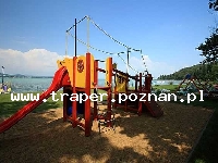 Balaton to największe jezioro w Europie Środkowej. Latem szybko się nagrzewa do temperatury 21-28&deg;C. Średnia głębokość 4 m. Południowy brzeg jest płytszy i można spacerować daleko w je