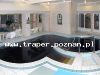 Hajduszoboszl&oacute; tutaj znajduje się największy w Europie kompleks wodny Hungarospa. Olbrzymie kąpielisko z wieloma basenami termalnymi, z falami, rekreacyjnymi, pływackimi, basenami leczniczy