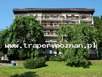 Jańskie Łaźnie leżą na południowym stoku Karkonoszy, na wysokości 670 m.n.p.m., panuje tu stosunkowo ciepły, podg&oacute;rski klimat, charakteryzujący się wysokim nasłonecznieniem. Trasy na
