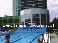 Hajduszoboszl&oacute; tutaj znajduje się największy w Europie kompleks wodny Hungarospa. Olbrzymie kąpielisko z wieloma basenami termalnymi, z falami, rekreacyjnymi, pływackimi, basenami leczniczy