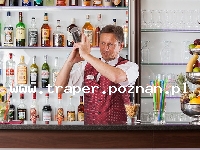 Primośten jest położony 40 km od Trogiru, między Śibenikiem a Splitem. Dzięki położeniu na dwu p&oacute;łwyspach możemy poznać wszystkie uroki nadadriatyckiej miejscowości. Stare miasteczk
