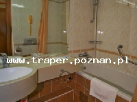 Trogir jest położony 20 km od Splitu. Chorwacja. Trogir to stare malownicze miasto śr&oacute;dziemnomorskie, położone na wyspie. Zabytkowa star&oacute;wka z katedrą św. Lovro z romańskim porta