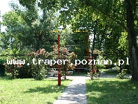 Balaton to największe jezioro w Europie Środkowej. Latem szybko się nagrzewa do temperatury 21-28&deg;C. Średnia głębokość 4 m. Południowy brzeg jest płytszy i można spacerować daleko w je