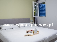 Korcula - wyspa słońca, wina i bogatej historii, to najbardziej śr&oacute;dziemnomorska wyspa Dalmacji, z niej pochodził Marco Polo. Miasteczko Korcula rozwijało się przez wiele lat. Do dzisiaj 