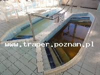 Hajduszoboszl&oacute; tutaj znajduje się największy w Europie kompleks wodny Hungarospa. Olbrzymie kąpielisko z wieloma basenami termalnymi, z falami, rekreacyjnymi, pływackimi, basenami leczniczy