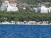 Trogir jest położony 20 km od Splitu. Chorwacja. Trogir to stare malownicze miasto śr&oacute;dziemnomorskie, położone na wyspie. Zabytkowa star&oacute;wka z katedrą św. Lovro z romańskim porta