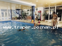 Pec pod Śnieżką to kurort g&oacute;rski, zimą narciarski położony po czeskiej stronie Karkonoszy w dolinie g&oacute;rskiej u st&oacute;p Śnieżki. Na końcu doliny znajduje się sporo wyciąg&o