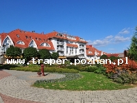 Zalakaros jest położone na południe od Balatonu blisko granicy z Austrią i Chorwacją, 30 km od miasta Balatonmariafurdo. W Zalakaros znajduje się nowoczene interesujące kąpielisko termalne. K�