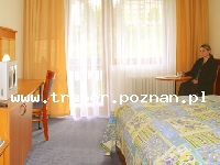 Tatransk&aacute; &Scaron;trba /Tatrzańska Szczyrba to mała gmina na Słowacji, w kt&oacute;rej znajduje się najwyżej położona stacja pociąg&oacute;w pospiesznych na Słowacji.
