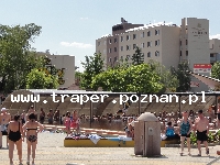 Hajduszoboszl&oacute; tutaj znajduje się największy w Europie kompleks wodny Hungarospa. Olbrzymie kąpielisko z wieloma basenami termalnymi, z falami, rekreacyjnymi, pływackimi, basenami leczniczy