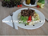 Hajduszoboszl&oacute; tutaj znajduje się największy w Europie kompleks wodny Hungarospa. Olbrzymie kąpielisko z wieloma basenami termalnymi, z falami, rekreacyjnymi, pływackimi, basenami leczniczy