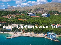 Trogir jest położony 20 km od Splitu. Chorwacja. Trogir to stare malownicze miasto śr&oacute;dziemnomorskie, położone na wyspie. Zabytkowa star&oacute;wka z katedrą św. Lovro z romańskim porta