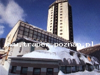 Pec pod Śnieżką to kurort g&oacute;rski, zimą narciarski położony po czeskiej stronie Karkonoszy w dolinie g&oacute;rskiej u st&oacute;p Śnieżki. Na końcu doliny znajduje się sporo wyciąg&o