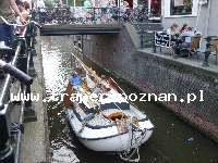 Amsterdam to miasto jest światową metropolią sztuki, kultury, mody i designu. Położony jest pośr&oacute;d setek kanał&oacute;w. Amsterdam ma tradycję miasta tolerancji. Szczeg&oacute;lnie pole