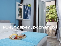 Korcula - wyspa słońca, wina i bogatej historii, to najbardziej śr&oacute;dziemnomorska wyspa Dalmacji, z niej pochodził Marco Polo. Miasteczko Korcula rozwijało się przez wiele lat. Do dzisiaj 
