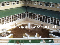 Hajduszoboszl&oacute; tutaj znajduje się największy w Europie kompleks wodny Hungarospa. Olbrzymie kąpielisko z wieloma basenami termalnymi, z falami, rekreacyjnymi, pływackimi, basenami leczniczy