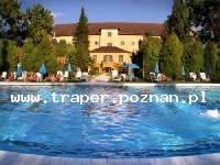 Heviz, węgierskie H&eacute;viz położone jest 6 km od zabytkowego uniwersyteckiego miasta Keszthely, p&oacute;łnocnego brzegu Balatonu, blisko granicy z Austrią. H&eacute;viz to spokojna miejscowo