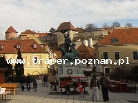 Eger to barokowy kurort położony wśr&oacute;d wzg&oacute;rz z winoroślą, położony w p&oacute;łnocnych Węgrzech, nad potokiem Eger, blisko granicy ze Słowacją. Miasto o bogatej historii i te
