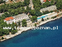 Trogir jest położony 20 km od Splitu. Chorwacja. Trogir to stare malownicze miasto śr&oacute;dziemnomorskie, położone na wyspie. Zabytkowa star&oacute;wka z katedrą św. Lovro z romańskim porta