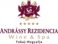 Tokaj to miasto położone w części p&oacute;łnocno-wschodniej Węgier,  u st&oacute;p Łysej G&oacute;ry (Kopasz-hegy), na zboczach kt&oacute;rej uprawiana jest winorośl. Tokaj jest stolicą znan