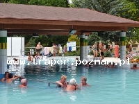 Zalakaros jest położone na południe od Balatonu blisko granicy z Austrią i Chorwacją, 30 km od miasta Balatonmariafurdo. W Zalakaros znajduje się nowoczene interesujące kąpielisko termalne. K�
