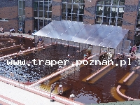 Hajduszoboszl&oacute; tutaj znajduje się największy w Europie kompleks wodny Hungarospa. Olbrzymie kąpielisko z wieloma basenami termalnymi, z falami, rekreacyjnymi, pływackimi, basenami leczniczy