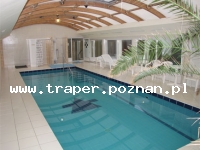 Hajduszoboszl&oacute; tutaj znajduje się największy w Europie kompleks wodny Hungarospa. Olbrzymie kąpielisko z wieloma basenami termalnymi, z falami, rekreacyjnymi, pływackimi, basenami leczniczy