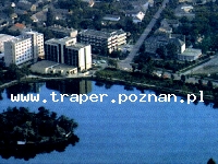 Hajduszoboszl&oacute; tutaj znajduje się największy w Europie kompleks wodny Hungarospa. Olbrzymie kąpielisko z wieloma basenami termalnymi, z falami, rekreacyjnymi, pływackimi, basenami leczniczy