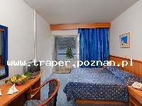 Korcula - wyspa słońca, wina i bogatej historii, to najbardziej śr&oacute;dziemnomorska wyspa Dalmacji, z niej pochodził Marco Polo. Miasteczko Korcula rozwijało się przez wiele lat. Do dzisiaj 