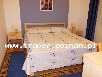 Trogir jest położony 20 km od Splitu. Chorwacja. Trogir to stare malownicze miasto śr&oacute;dziemnomorskie, położone na wyspie. Zabytkowa star&oacute;wka z katedrą św. Lovro z romańskim porta
