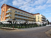 Mezokovesd to miasto na p&oacute;łnocnym wschodzie Węgier, znane z bogatego folkloru i kąpieliska z wodą termalną. Plażowe atrakcje miejscowgo kąpieliska termalnego przyciagają wczasowicz&oacu