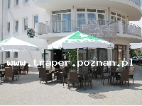 Hajduszoboszl&oacute; tutaj znajduje się największy w Europie kompleks wodny Hungarospa. Olbrzymie kąpielisko z wieloma basenami termalnymi, z falami, rekreacyjnymi, pływackimi, basenami leczniczy