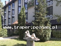 Gyula latem to nie tylko uzdrowisko ale i pulsujący, tętniący życiem cel podr&oacute;ży, położony najdalej na południu Węgier. Odwiedzają je wszyscy miłośnicy słońca, ciepłej wody i dob