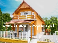 Balaton to największe jezioro w Europie Środkowej. Latem szybko się nagrzewa do temperatury 21-28&deg;C. Średnia głębokość 4 m. Południowy brzeg jest płytszy i można spacerować daleko w je