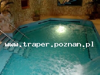 Hajduszoboszl&oacute; tutaj znajduje się największy w Europie kompleks wodny Hungarospa. Olbrzymie kąpielisko z wieloma basenami termalnymi, z falami, rekreacyjnymi, pływackimi, basenami leczniczy