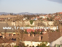 Eger to barokowy kurort położony wśr&oacute;d wzg&oacute;rz z winoroślą, położony w p&oacute;łnocnych Węgrzech, nad potokiem Eger, blisko granicy ze Słowacją. Miasto o bogatej historii i te