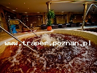 Hajduszoboszl&oacute; tutaj znajduje się największy w Europie kompleks wodny Hungarospa. Olbrzymie kąpielisko z wieloma basenami termalnymi, z falami, rekreacyjnymi, pływackimi, basenami leczniczy