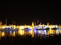 Trogir jest położony 20 km od Splitu. Chorwacja. Trogir to stare malownicze miasto śr&oacute;dziemnomorskie, położone na wyspie. Zabytkowa star&oacute;wka z katedrą św. Lovro z romańskim porta