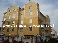 Hajduszoboszl&oacute; tutaj znajduje się największy w Europie kompleks wodny Hungarospa. Olbrzymie kąpielisko z wieloma basenami termalnymi, z falami, rekreacyjnymi, pływackimi, basenami leczniczy