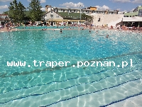 Hajduszoboszl&oacute; tutaj znajduje się największy w Europie kompleks wodny Hungarospa. Olbrzymie kąpielisko z wieloma basenami termalnymi, z falami, rekreacyjnymi, pływackimi, basenami leczniczy